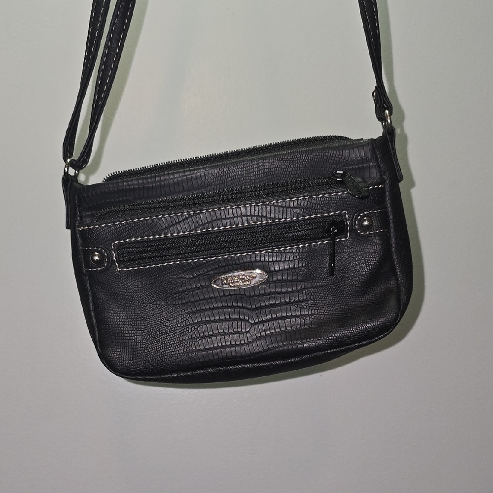 Chic Black Textured Crossbody Bag